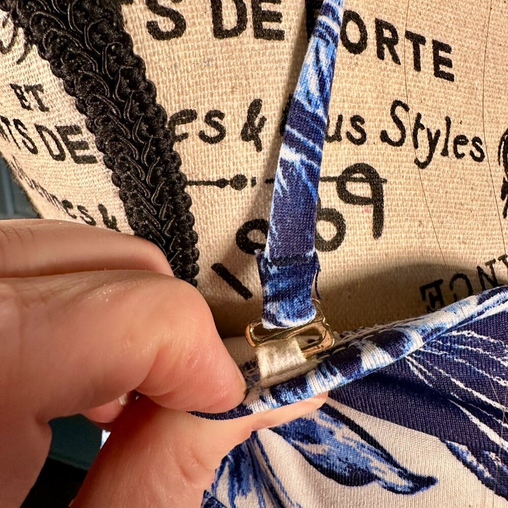 Tommy Bahama SwimSuit Top LG Ruched Floral ParisPrint Blue White Spaghetti Strap - Picture 8 of 9